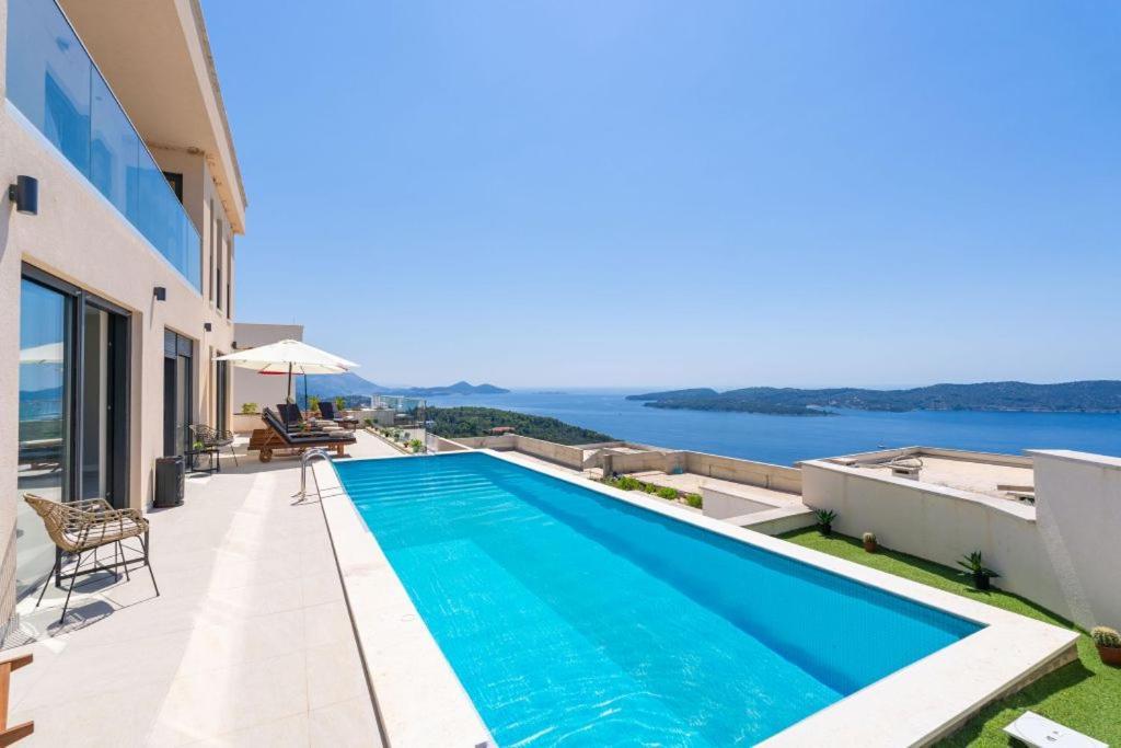 Horizon Sea Views *