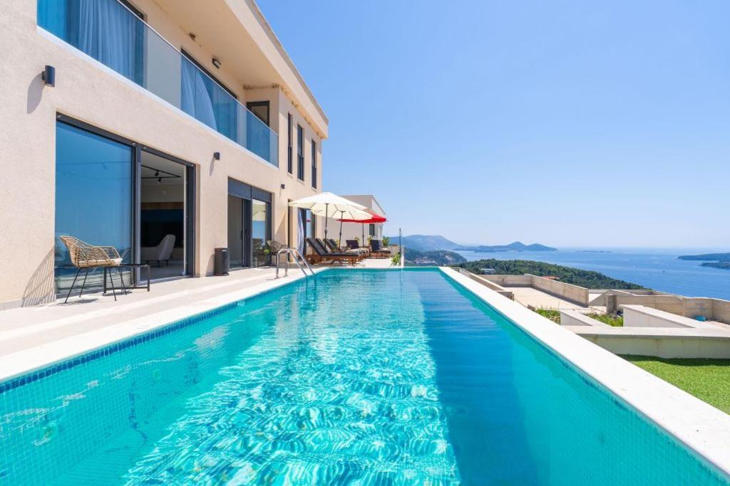 Horizon Sea Views *
